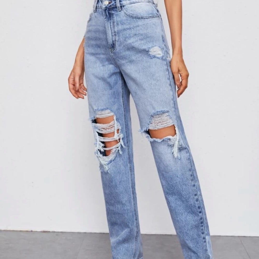 Blue high waisted jeans